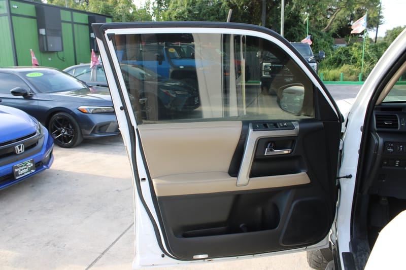 2016 TOYOTA 4RUNNER - TOY127764B