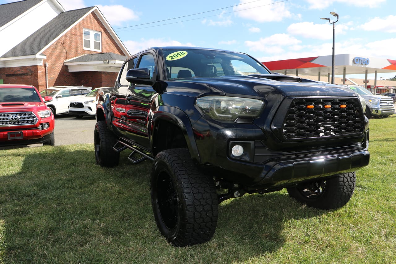 2018 TOYOTA TACOMATRD SPORT - TOY132259 — photo 1 of 19
