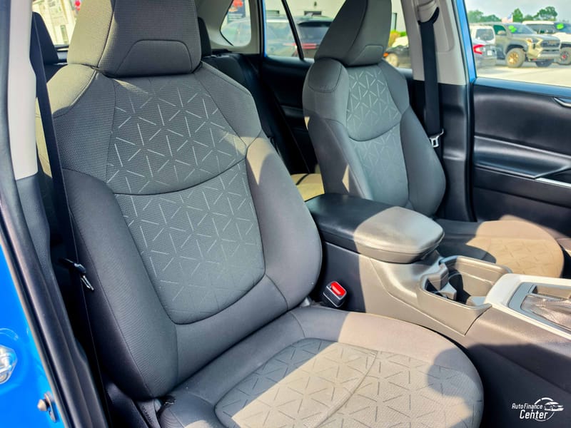2021 TOYOTA RAV4 XLE - TOY138263