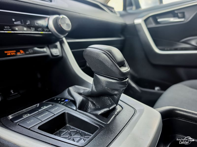 2021 TOYOTA RAV4 XLE - TOY138263