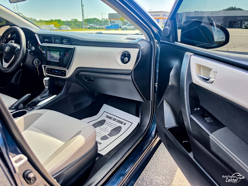 2019 TOYOTA COROLLA LE - TOY142911B