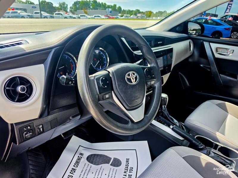 2019 TOYOTA COROLLA LE - TOY142911B