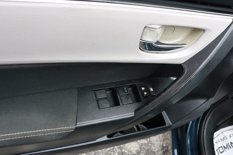2019 TOYOTA COROLLA LE - TOY142911B