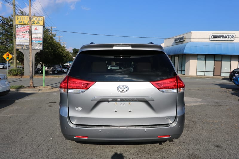 2011 TOYOTA SIENNA XLE - TOY157602