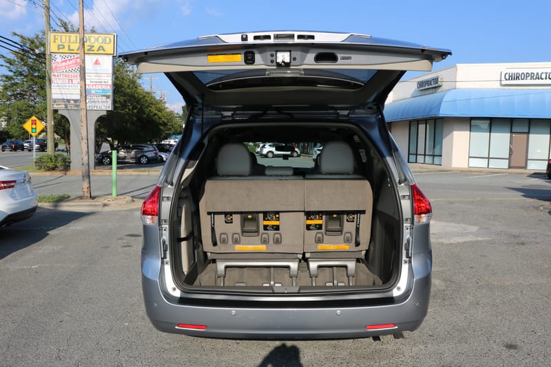 2011 TOYOTA SIENNA XLE - TOY157602