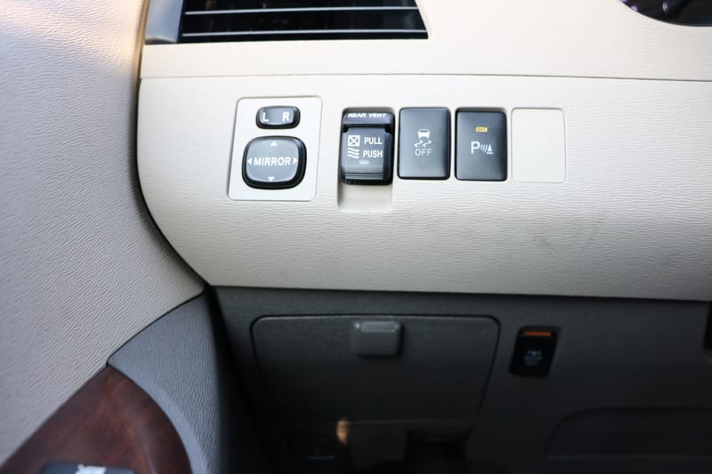2011 TOYOTA SIENNA XLE - TOY157602