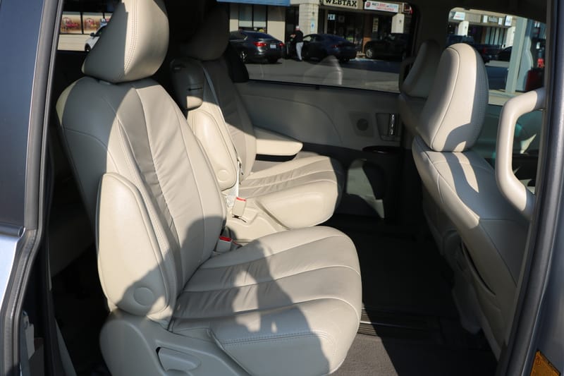 2011 TOYOTA SIENNA XLE - TOY157602