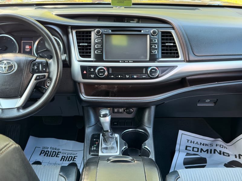 2017 TOYOTA HIGHLANDER LE - TOY188876