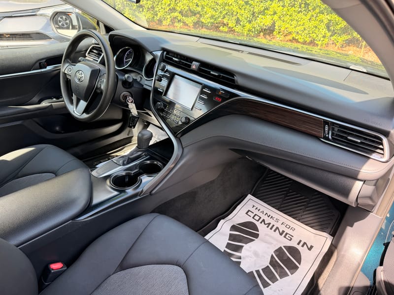 2019 TOYOTA CAMRY LE - TOY234535