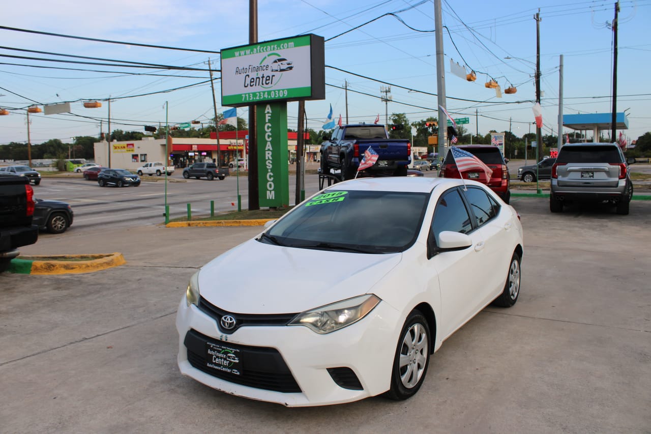 2015 TOYOTA COROLLA - TOY252478B — photo 1 of 23