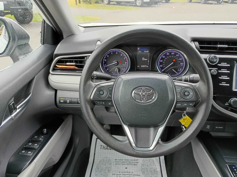 2019 TOYOTA CAMRY LE - TOY266857