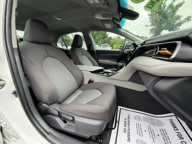 2019 TOYOTA CAMRY LE - TOY266857