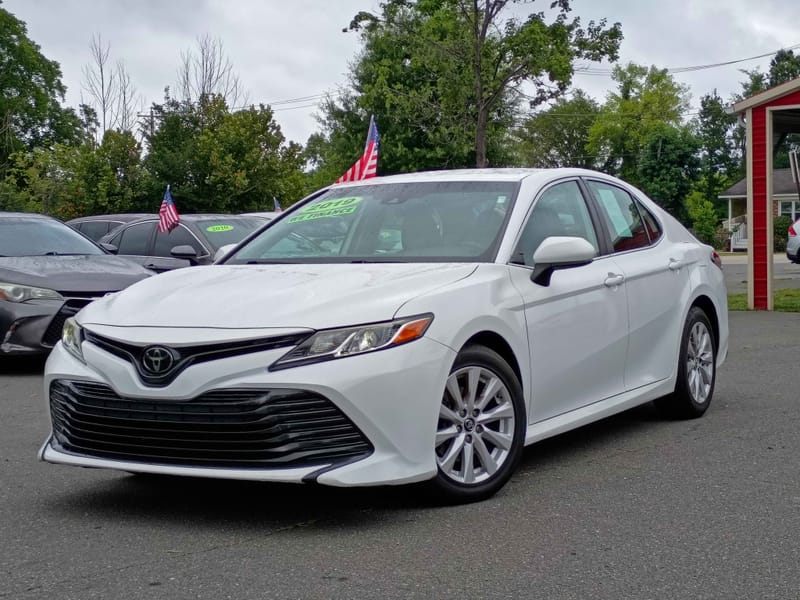 2019 TOYOTA CAMRY LE - TOY266857