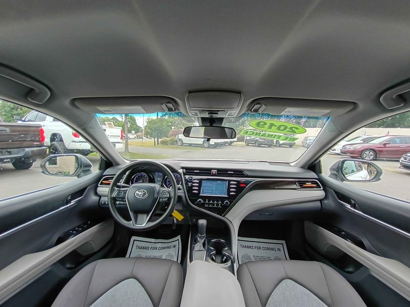 2019 TOYOTA CAMRY LE - TOY266857
