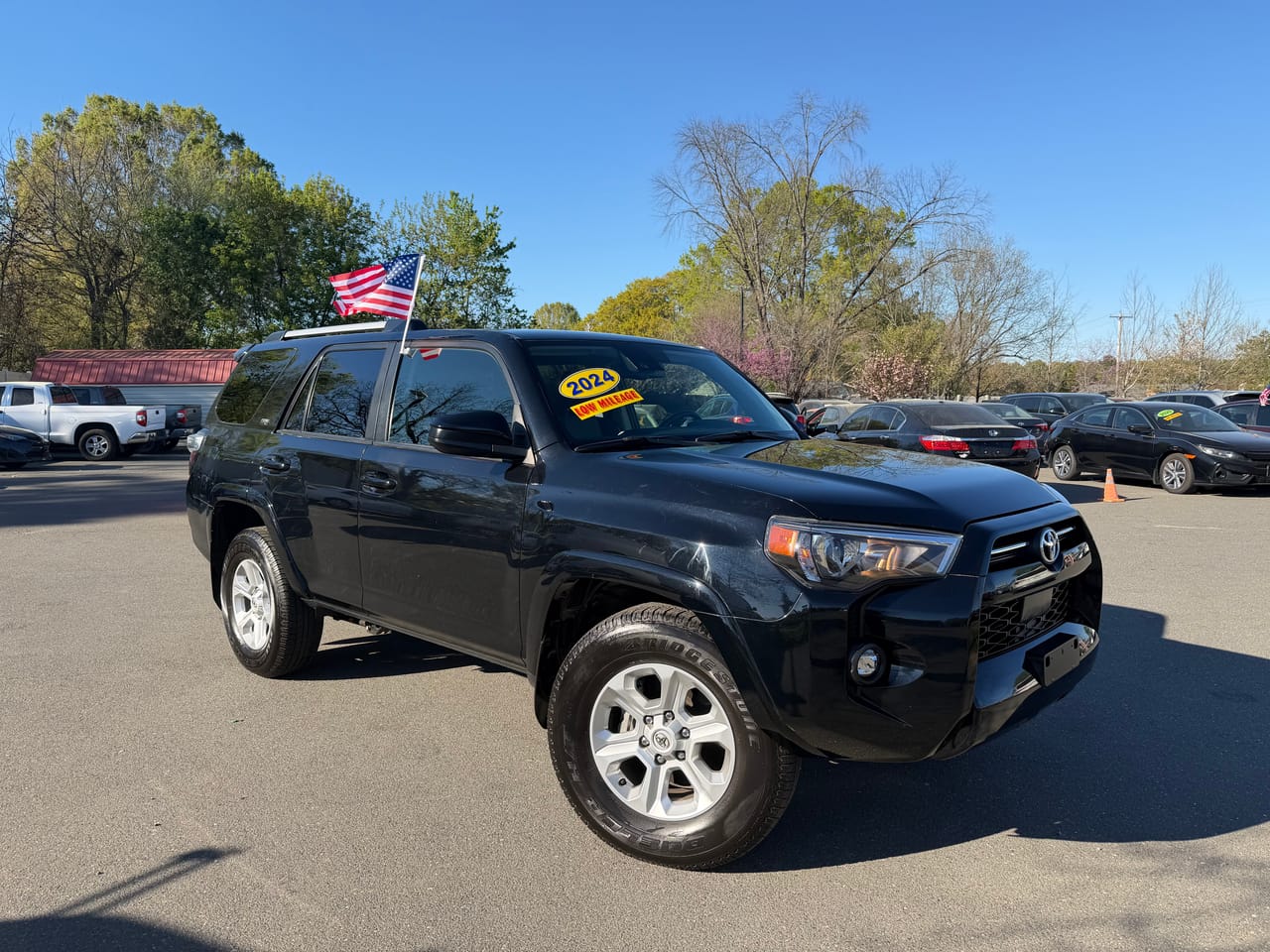 2024 TOYOTA 4RUNNER SR5 - TOY312441B — photo 1 of 14