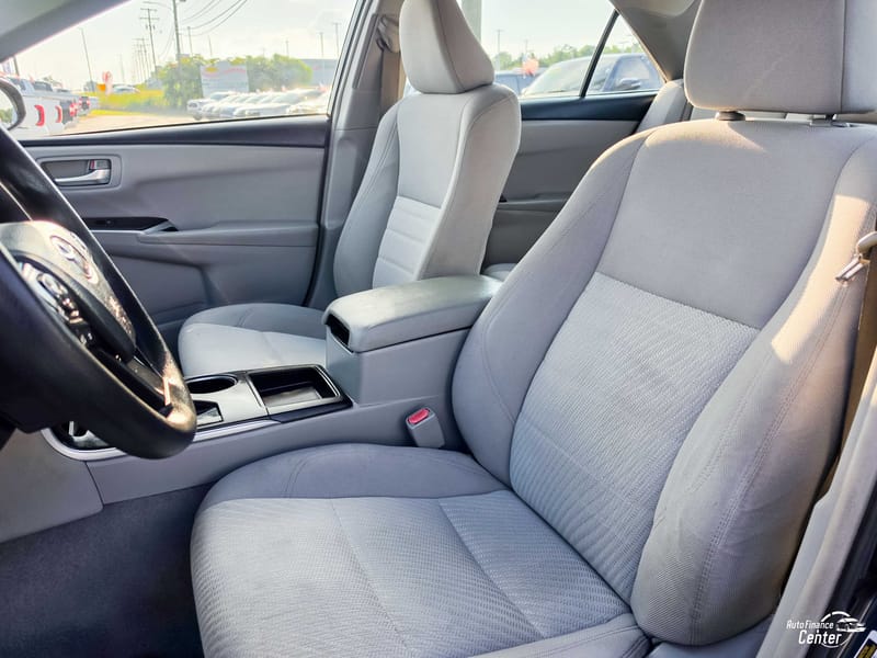 2017 TOYOTA CAMRY LE - TOY345011