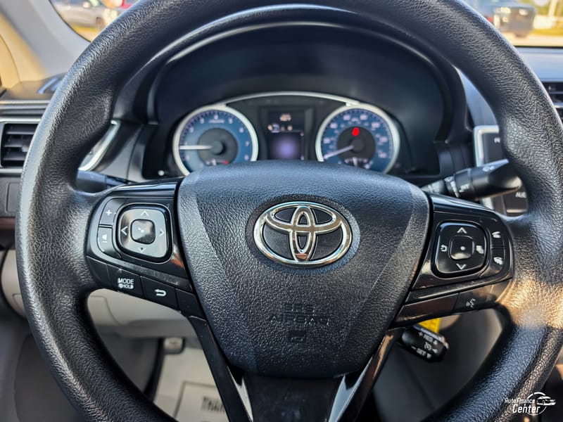 2017 TOYOTA CAMRY LE - TOY345011