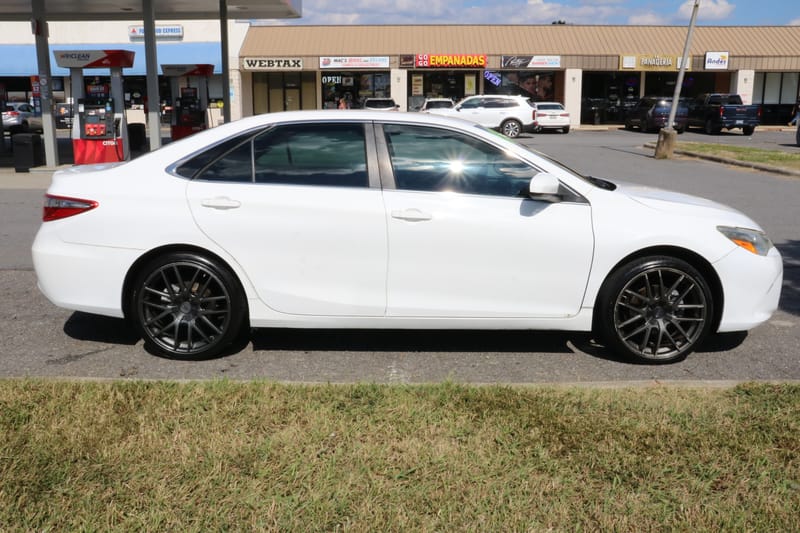 2017 TOYOTA CAMRY LE - TOY373411