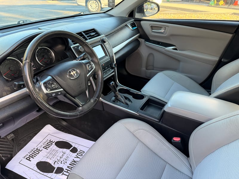 2017 TOYOTA CAMRY SE - TOY405440B