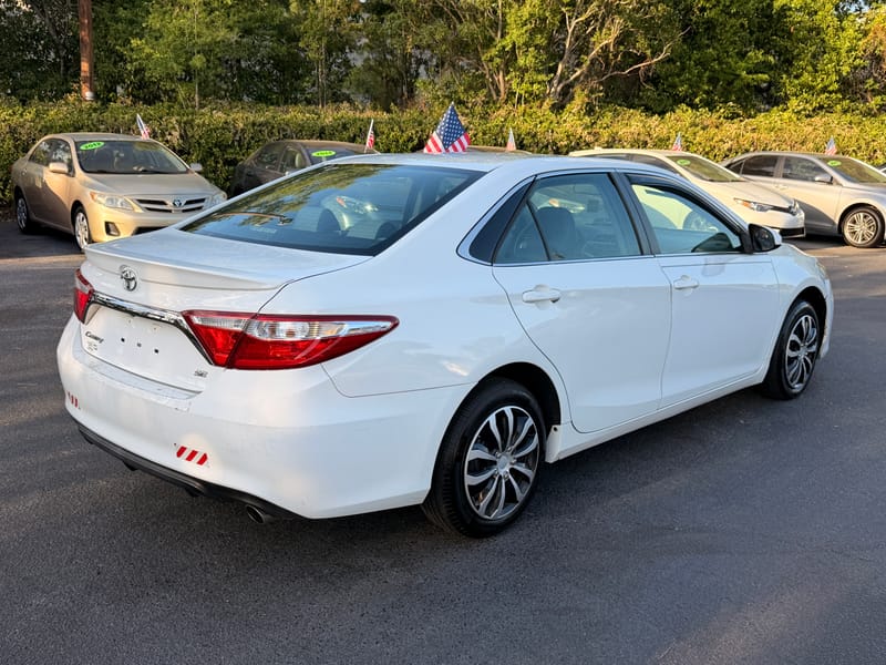 2017 TOYOTA CAMRY SE - TOY405440B