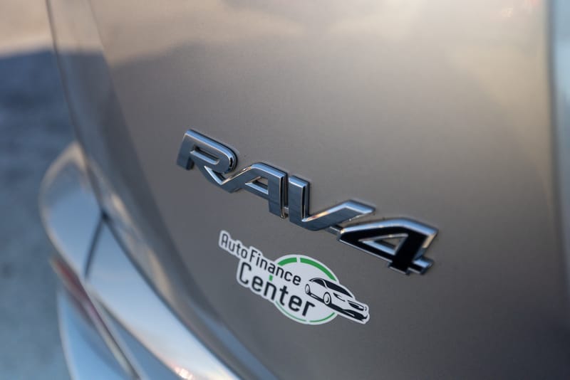 2018 TOYOTA RAV4 SE - TOY452121B