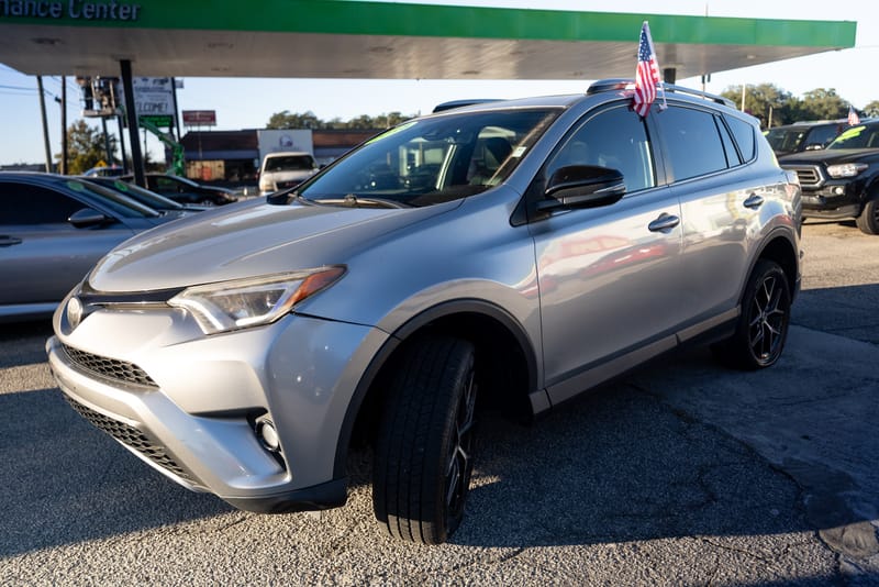 2018 TOYOTA RAV4 SE - TOY452121B