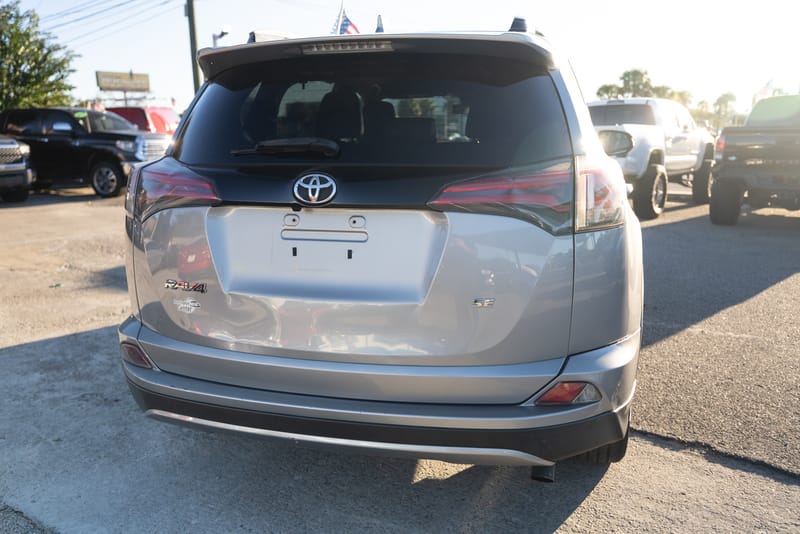 2018 TOYOTA RAV4 SE - TOY452121B