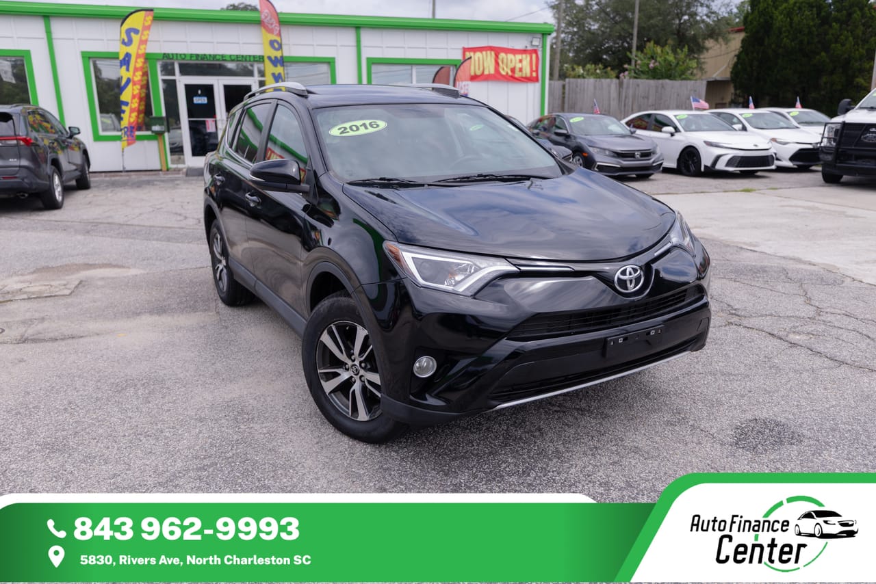 2016 TOYOTA RAV4 XLE - TOY453966 — photo 1 of 24
