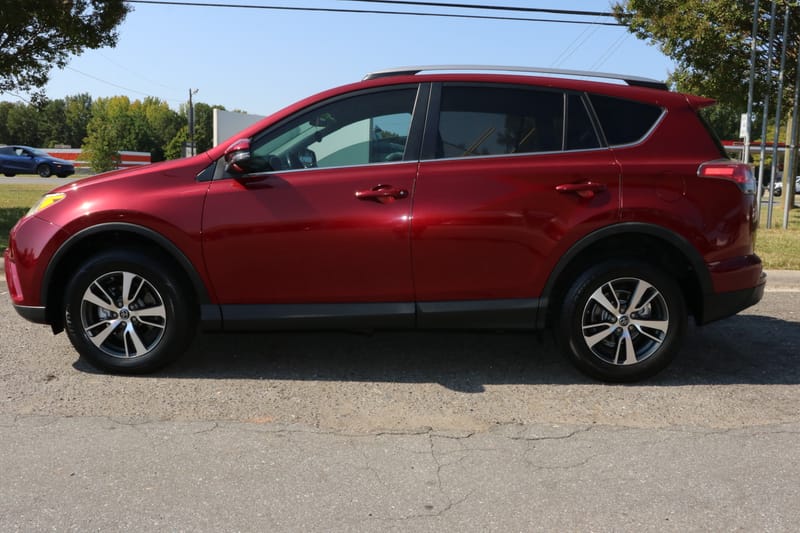 2018 TOYOTA RAV4 XLE FWD - TOY485709