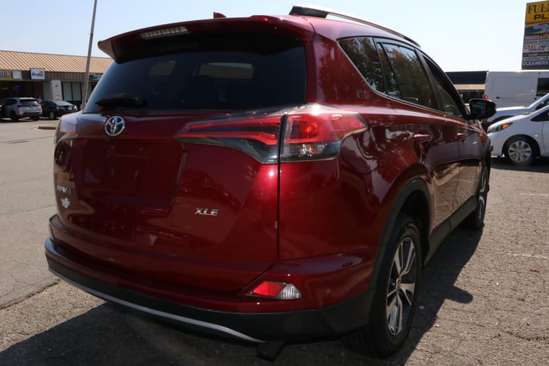 2018 TOYOTA RAV4 XLE FWD - TOY485709