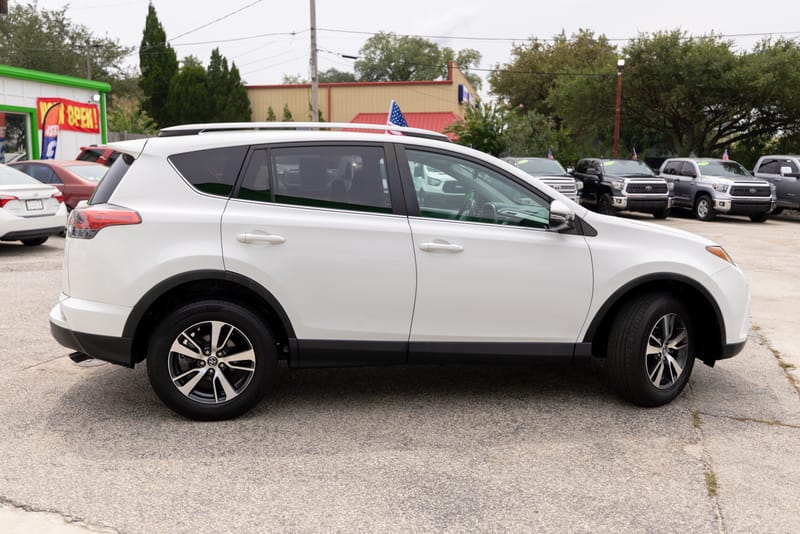 2018 TOYOTA RAV4 XLE - TOY499085