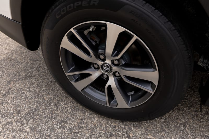 2018 TOYOTA RAV4 XLE - TOY499085