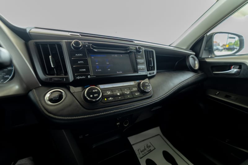 2018 TOYOTA RAV4 XLE - TOY499085