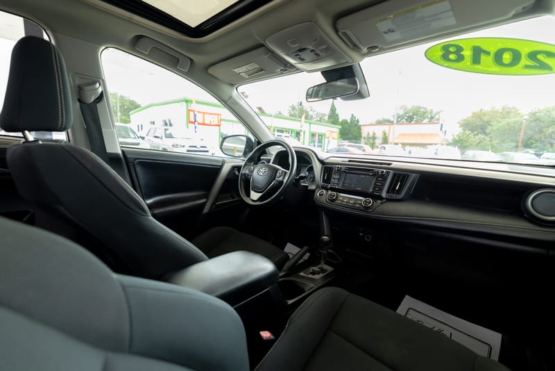 2018 TOYOTA RAV4 XLE - TOY499085
