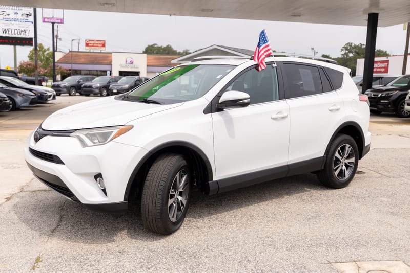2018 TOYOTA RAV4 XLE - TOY499085