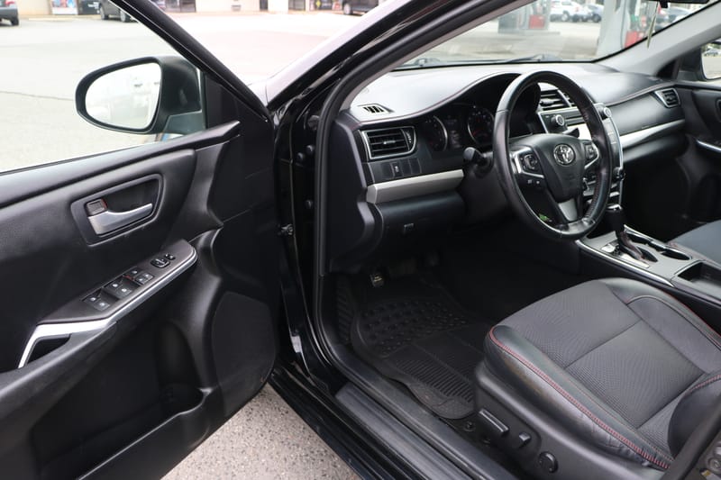 2016 TOYOTA CAMRY SE - TOY513296B