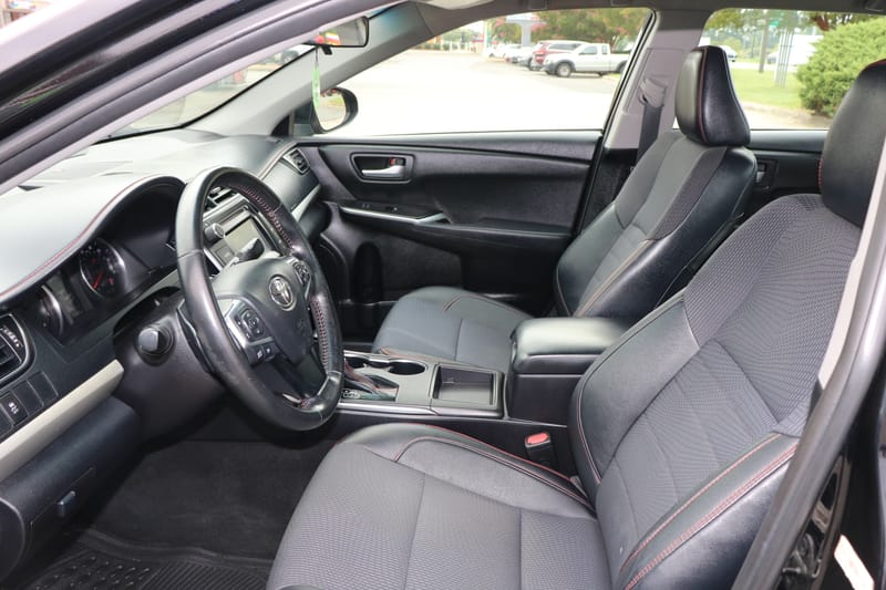 2016 TOYOTA CAMRY SE - TOY513296B