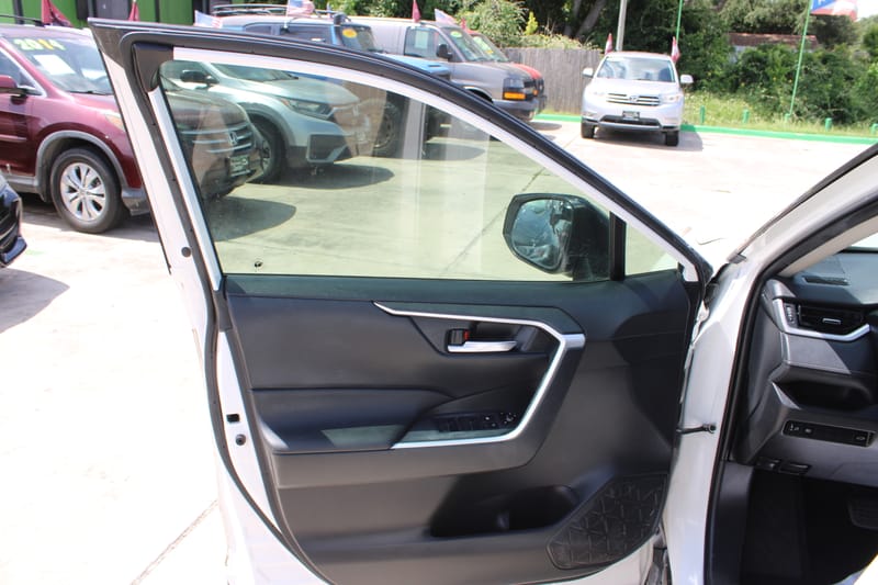 2019 TOYOTA RAV4 - TOY514379