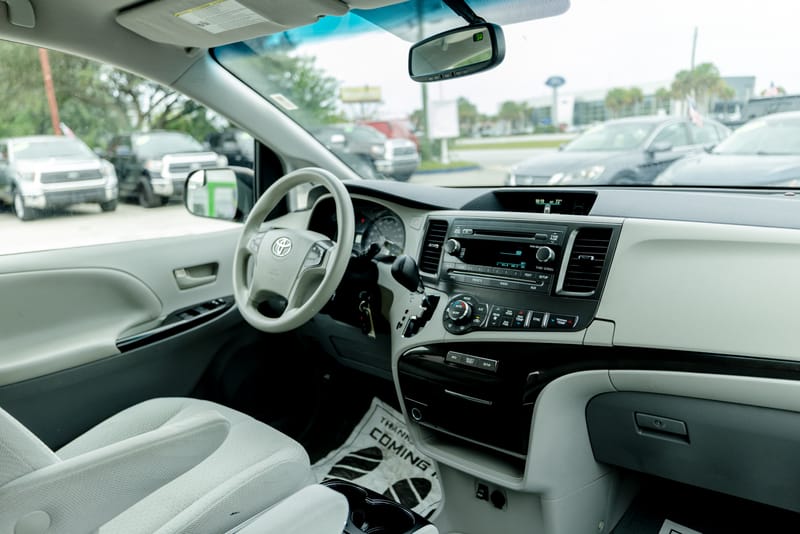 2014 TOYOTA SIENNA LE - TOY522431