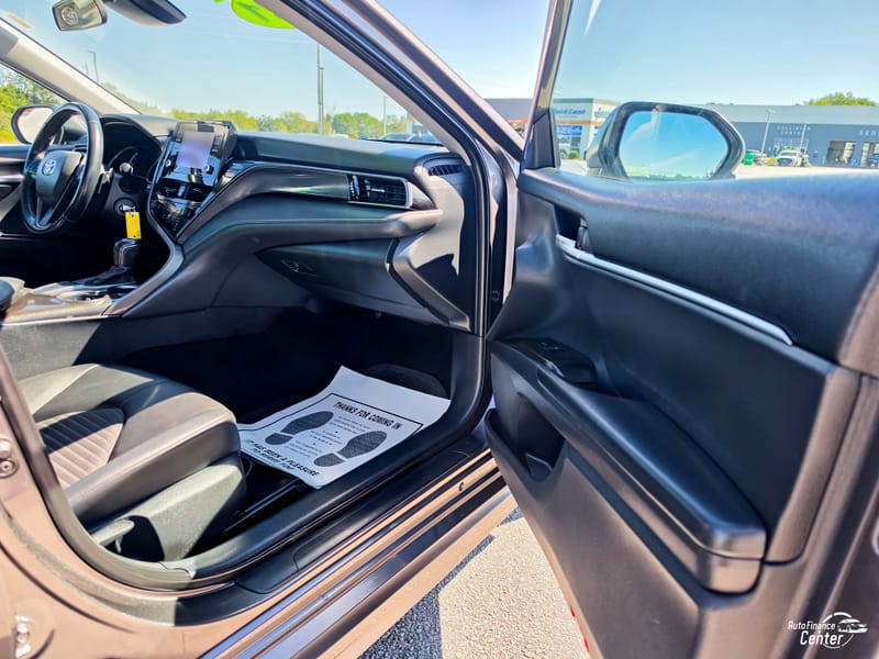 2021 TOYOTA CAMRY SE - TOY527448B