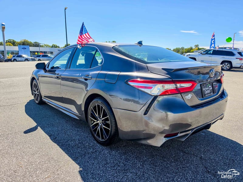 2021 TOYOTA CAMRY SE - TOY527448B