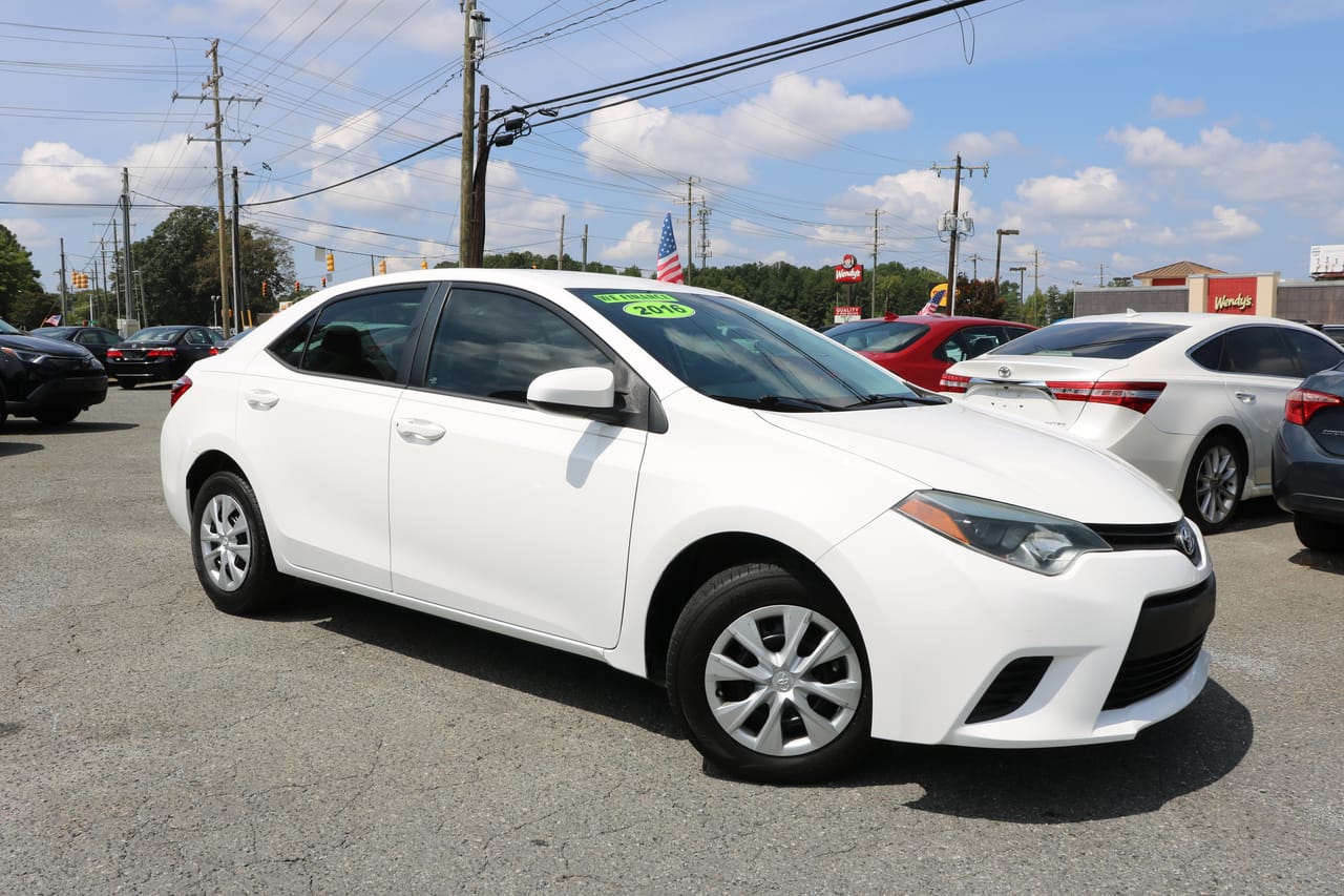 2016 TOYOTA COROLLA S - TOY559915 — photo 1 of 19