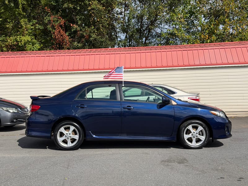 2011 TOYOTA COROLLA S - TOY560642B