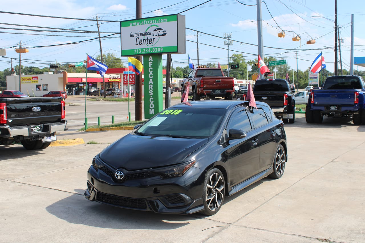 2018 TOYOTA COROLLA IM - TOY561622B — photo 1 of 23