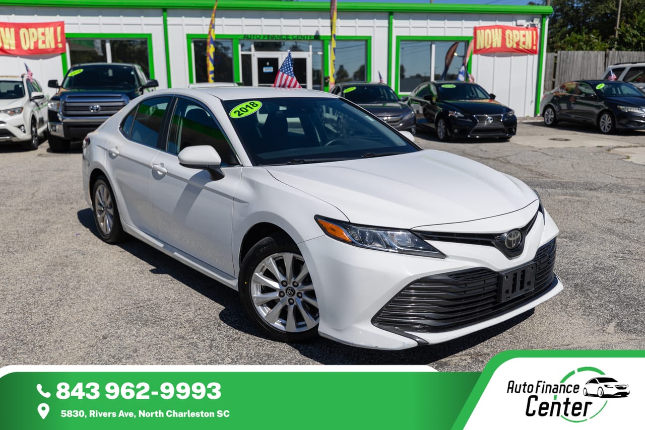 2018 TOYOTA CAMRY LE - TOY602517B — photo 1 of 24