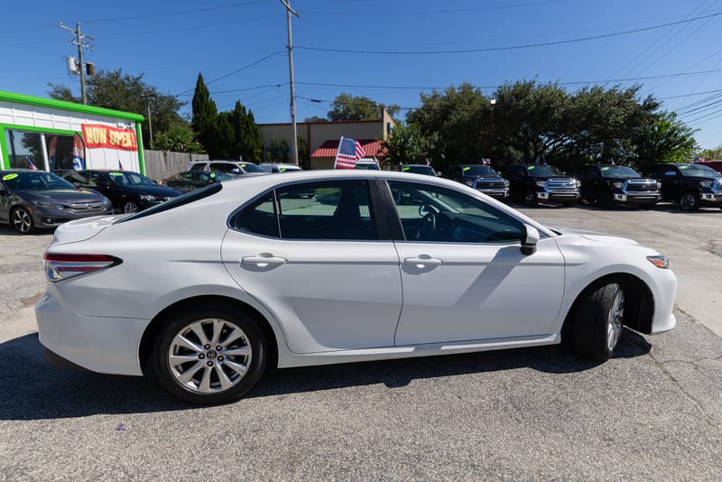 2018 TOYOTA CAMRY LE - TOY602517B