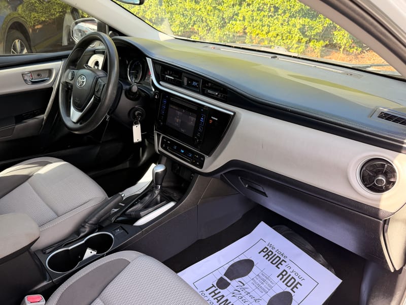 2017 TOYOTA COROLLA SE - TOY607983B