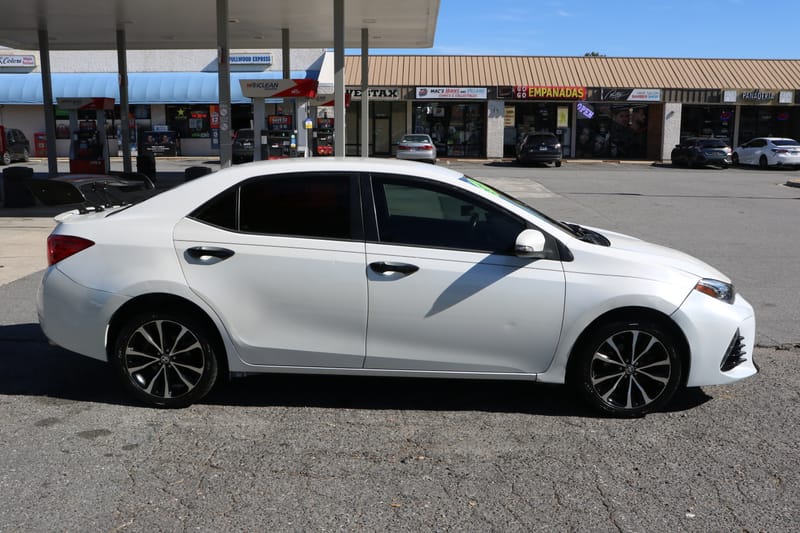 2017 TOYOTA COROLLA SE - TOY620891B