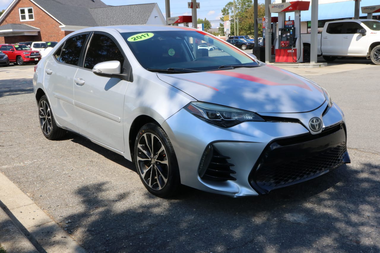 2017 TOYOTA COROLLA SE - TOY627971B — photo 1 of 17