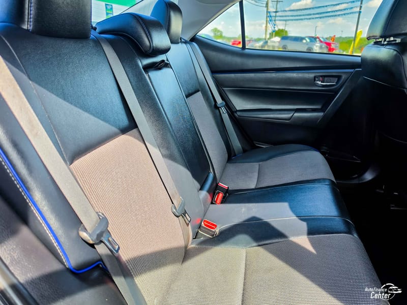 2017 TOYOTA COROLLA SE - TOY688986B